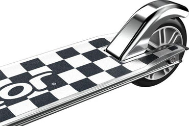 Razor Sparkesykkel Spesialutgave Cheked Out