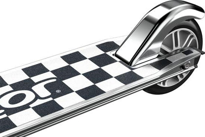 Razor Sparkesykkel Spesialutgave Cheked Out