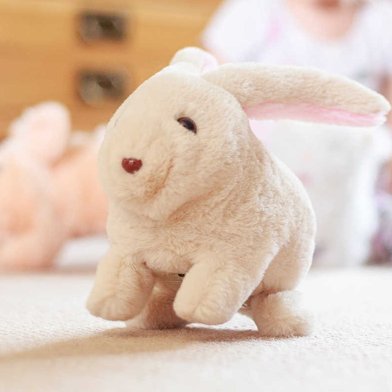Jumping Rabbit gjør også støy og trekk på ørene