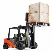 Gaffeltruck med palle og lastebokser