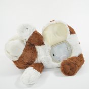Sover og snorker interaktiv hund