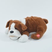 Sover og snorker interaktiv hund