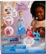Disney Princess Cinderella dukke med en symaskin