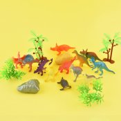 Sett med dinosaurer og tilbehør - 18 deler