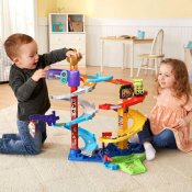 Vtech Toot-Toot Twist & Race Torn körbana med interaktiv leksaksbil (SE)