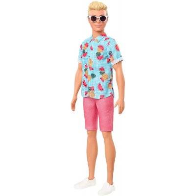 Kjekk Barbie dukke Ken med shorts